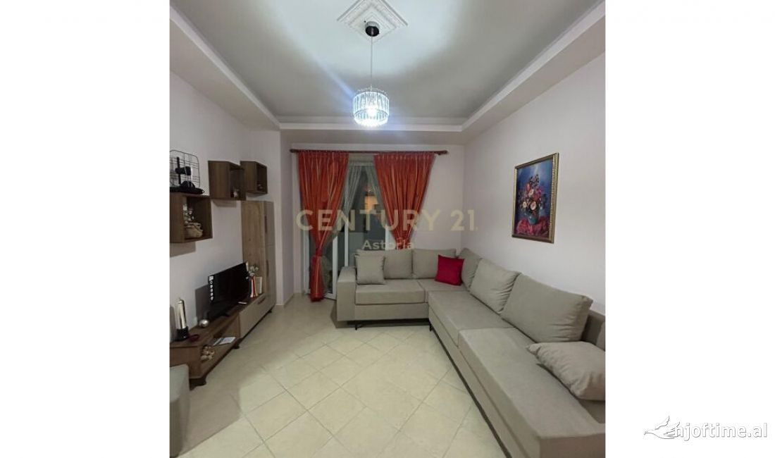 Shtepi ne shitje Apartament ne Tirane, 2+1, Mobilimi E mobiluar, Pagesa 128,000  Euro.