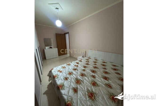 Shtepi ne shitje Apartament ne Tirane, 2+1, Mobilimi E mobiluar, Pagesa 128,000  Euro.