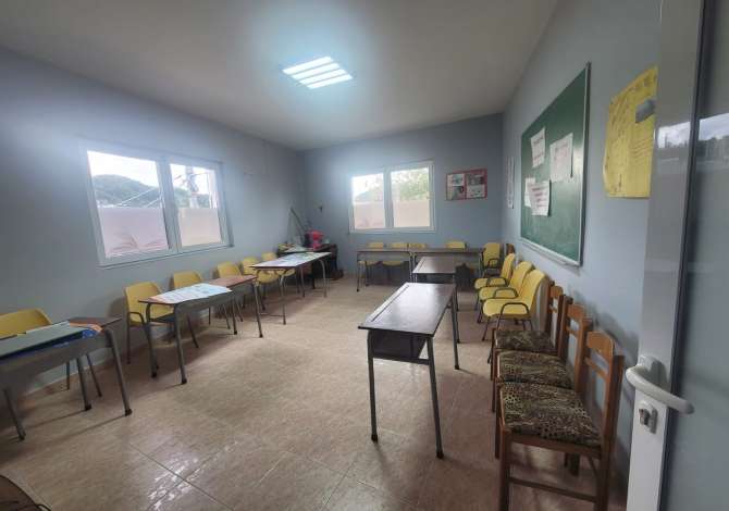Ambient biznesi me qera 3+1 ne Tirane - 2,500 Euro