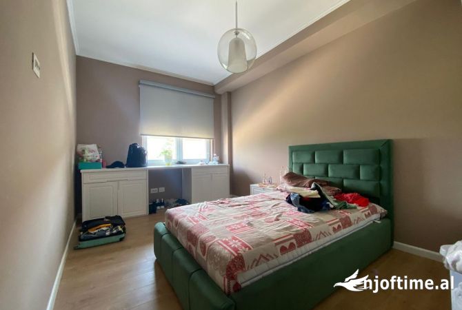 Shtepi me qera 4+1 ne Tirane - 3,000 Euro