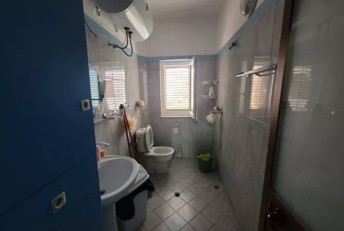 Shtepi ne shitje 2+1 ne Tirane - 150,000 Euro