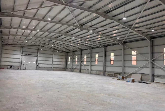 Ambiente Commerciale in Affitto 4+1 a Tirana - 4,500 Euro