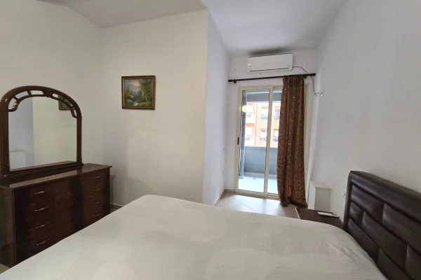 Shtepi me qera 2+1 ne Tirane - 550 Euro