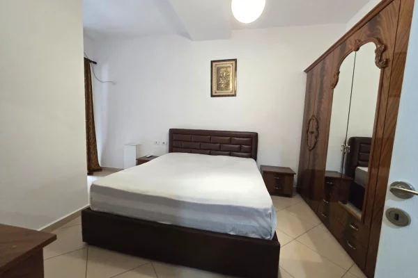 Shtepi me qera 2+1 ne Tirane - 550 Euro