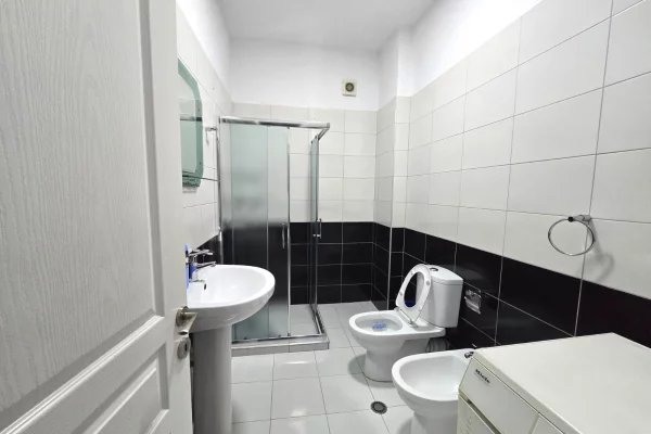 Shtepi me qera 2+1 ne Tirane - 550 Euro