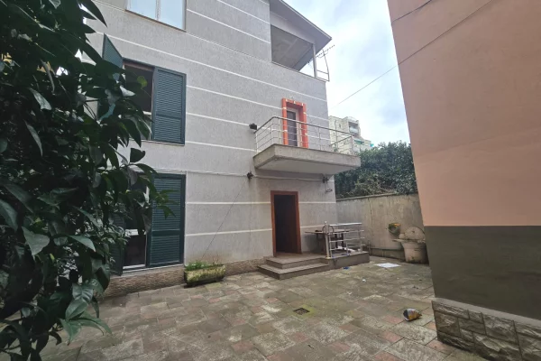 Private house for sale in Tirana 3+1, In Part