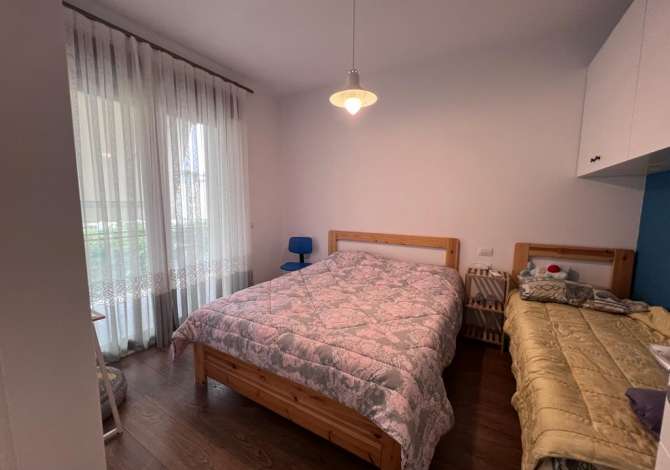 Shtepi ne shitje  ne Durres, 3+1, Mobilimi E mobiluar, Pagesa 260,000  Euro.