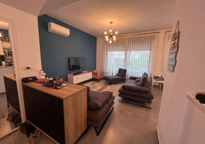 Shtepi ne shitje  ne Durres, 3+1, Mobilimi E mobiluar, Pagesa 260,000  Euro.