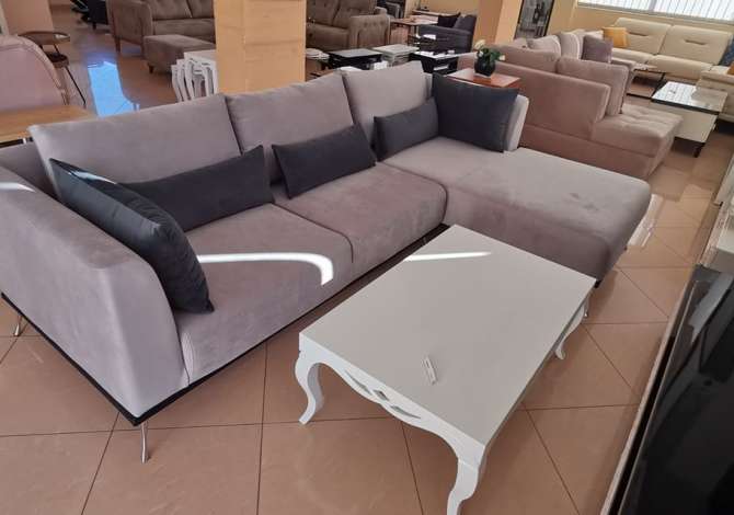  Mobileri Ajax ofron mobilim modern dhe kontemporan te ambienteve tuaja