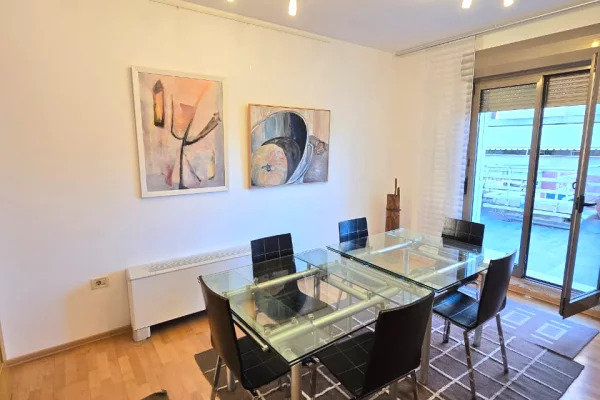 Zyre me qira 2+1 + 2 tualete – Qender Tirane