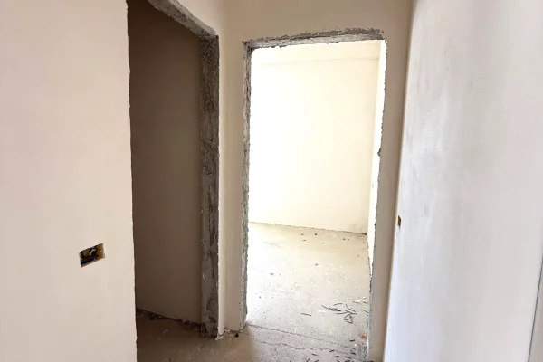 Shtepi ne shitje Apartament ne Tirane, 2+1, Mobilimi Bosh, pa mobiluar, Pagesa 159,421  Euro.