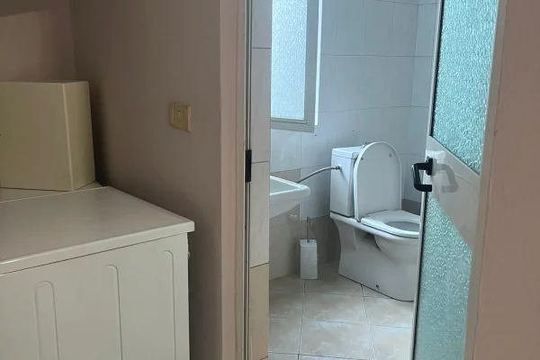 Shtepi me qera 1+1 ne Tirane - 40,000 Leke