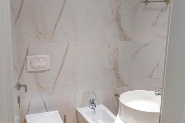 Shtepi me qera Apartament ne Tirane, 2+1, Mobilimi E mobiluar, Pagesa 850  Euro.