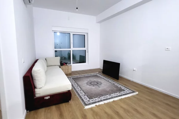 Shtepi me qera 2+1 ne Tirane - 550 Euro