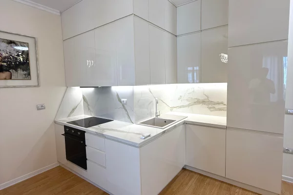 Shtepi me qera 2+1 ne Tirane - 1,200 Euro