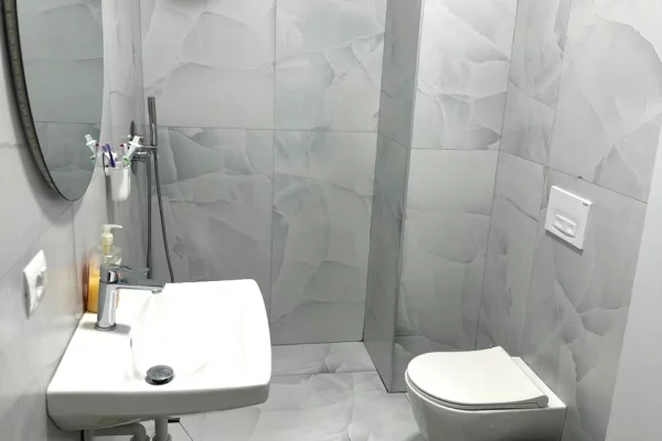 Shtepi me qera 1+1 ne Tirane - 45,000 Leke