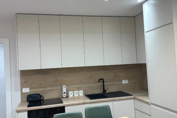 Shtepi me qera 2+1 ne Tirane - 800 Euro