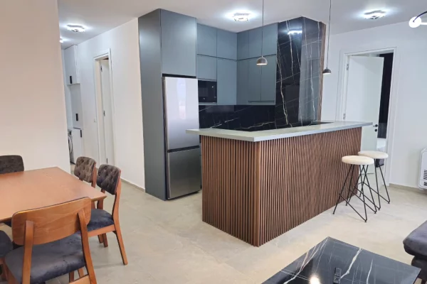 Shtepi me qera 2+1 ne Tirane - 1,350 Euro