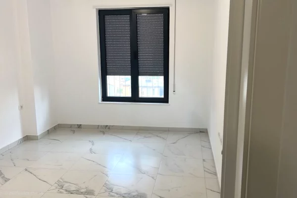 Ambient biznesi me qera 1+1 ne Tirane - 55,000 Leke