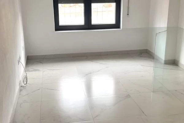 Ambient biznesi me qera 1+1 ne Tirane - 55,000 Leke