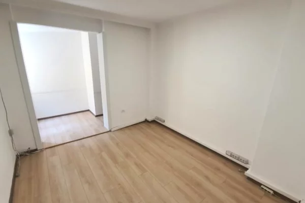 Ambient biznesi me qera 3+1 ne Tirane - 1,700 Euro