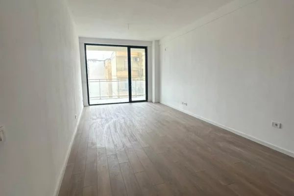 Ambient biznesi me qera 1+1 ne Tirane - 900 Euro