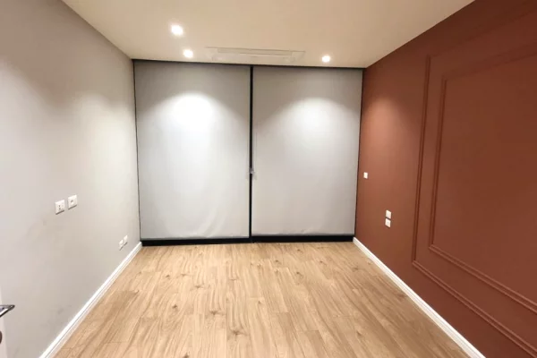 Ambient biznesi me qera 3+1 ne Tirane - 1,300 Euro