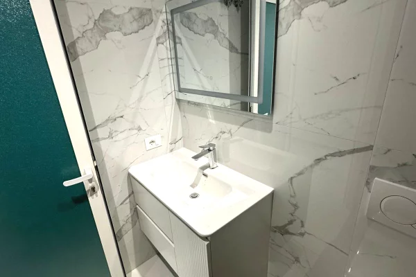 Shtepi me qera Apartament ne Tirane, 1+1, Mobilimi E mobiluar, Pagesa 500  Euro.