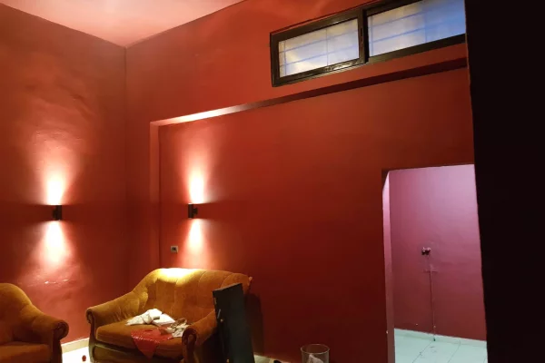 Ambiente Commerciale in Affitto 4+1 a Tirana - 50,000 Leke