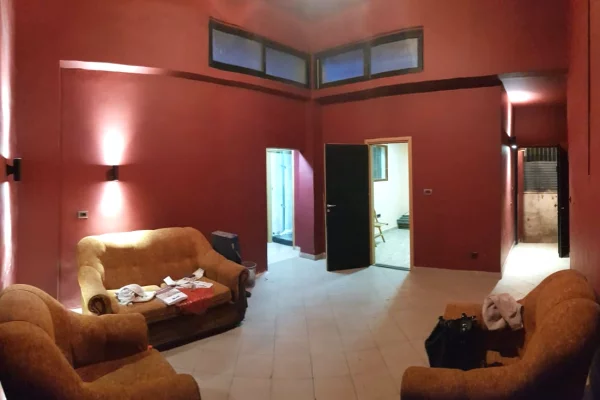 Jepet me qira magazine/depo ne zonen e Shkolles se Bashkuar