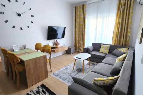 Shtepi me qera Apartament ne Tirane, 2+1, Mobilimi E mobiluar, Pagesa 82,000  Leke.