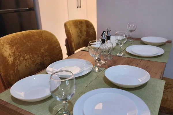 Shtepi me qera 2+1 ne Tirane - 82,000 Leke