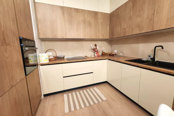 Shtepi me qera 2+1 ne Tirane - 1,500 Euro