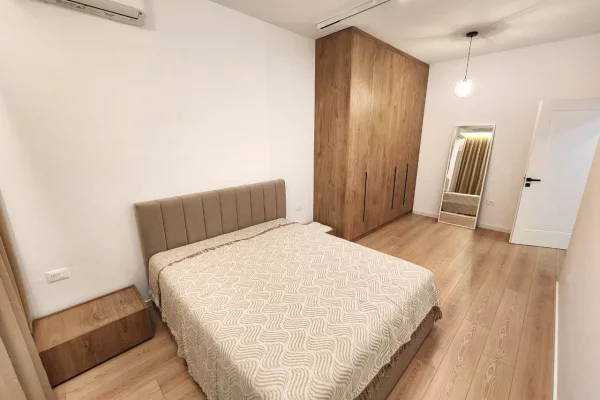 Shtepi me qera 2+1 ne Tirane - 1,500 Euro