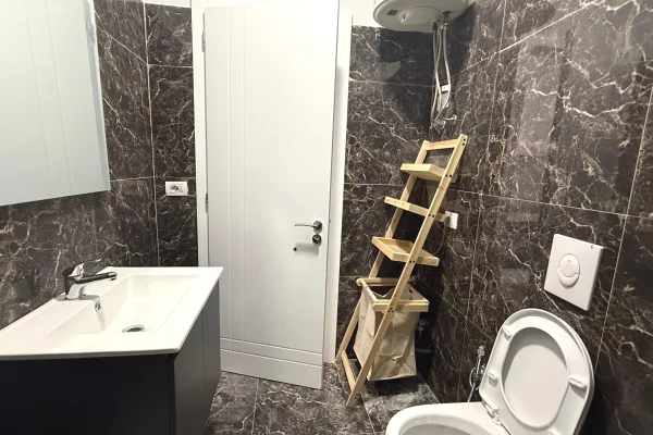 Shtepi me qera 1+1 ne Tirane - 650 Euro