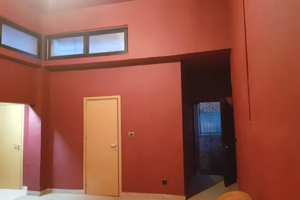 Ambient biznesi me qera 4+1 ne Tirane - 45,000 Leke