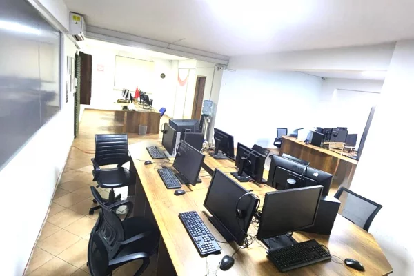 Ambient biznesi me qera 3+1 ne Tirane - 800 Euro