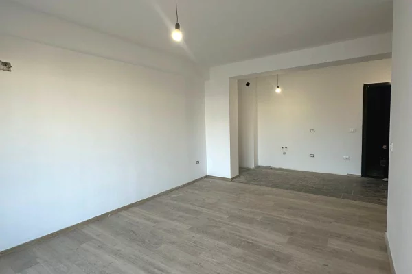 Shtepi ne shitje 2+1 ne Tirane - 180,000 Euro