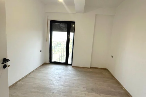 Shtepi ne shitje 2+1 ne Tirane - 180,000 Euro