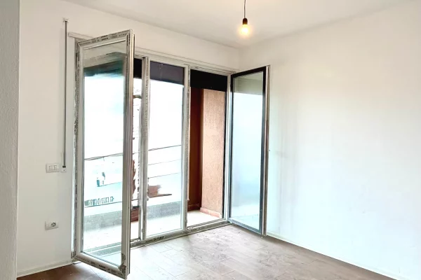 Apartment for rent in Tirana 2+1, Emty