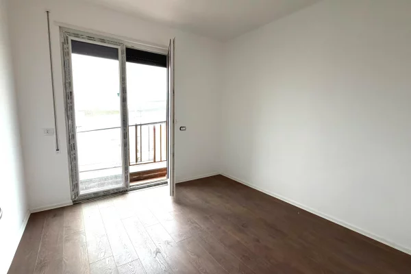 Shtepi me qera 2+1 ne Tirane - 800 Euro