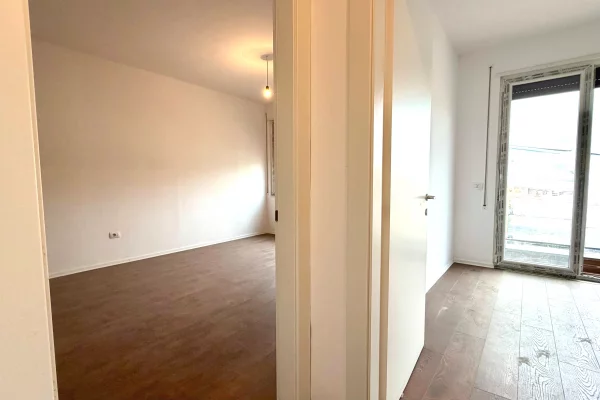 Shtepi me qera 2+1 ne Tirane - 800 Euro