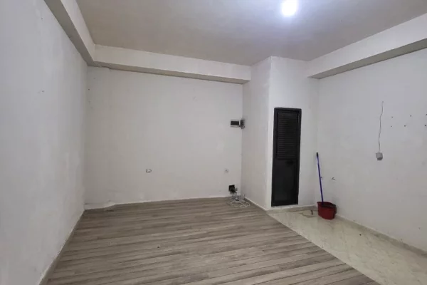 Ambient biznesi me qera 1+1 ne Tirane - 380 Euro