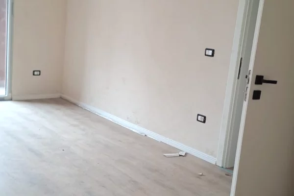 Ambient biznesi me qera 3+1 ne Tirane - 700 Euro