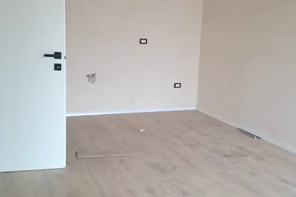 Ambient biznesi me qera 3+1 ne Tirane - 700 Euro