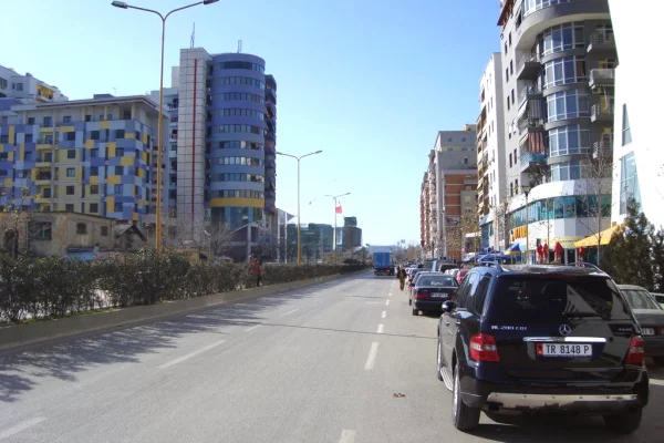 Ambient biznesi ne shitje 4+1 ne Tirane - 30,000 Euro