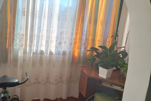 Shtepi ne shitje Apartament ne Tirane, 2+1, Mobilimi E mobiluar, Pagesa 130,000  Euro.