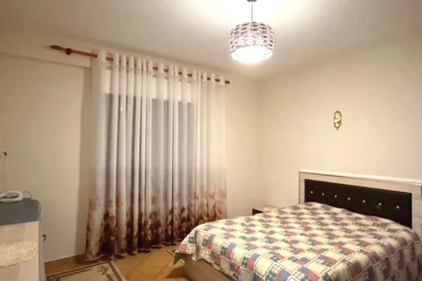 Shtepi me qera Apartament ne Tirane, 2+1, Mobilimi E mobiluar, Pagesa 700  Euro.