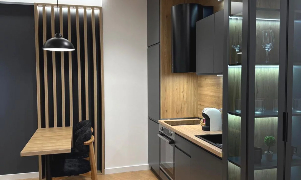 Shtepi me qera Apartament ne Tirane, 1+1, Mobilimi E mobiluar, Pagesa 1,000  Euro.