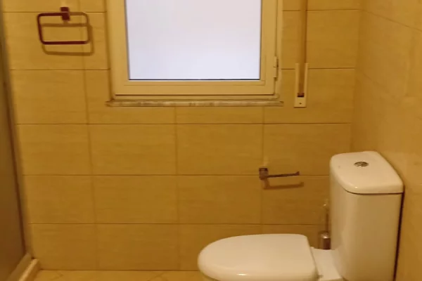 Shtepi me qera 1+1 ne Tirane - 50,000 Leke